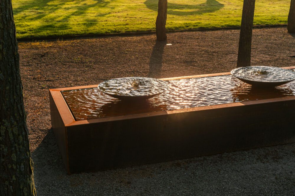 ADEZZ Corten Water Table with bowls - Image 2