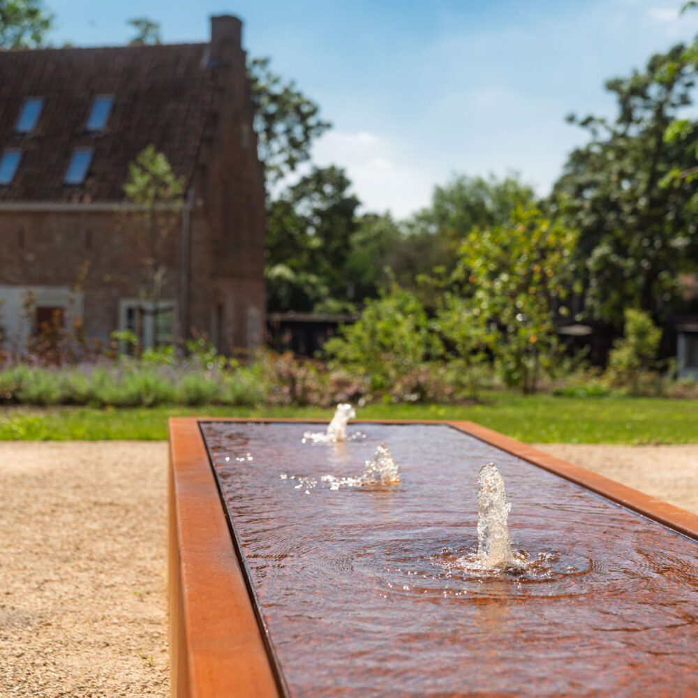 ADEZZ Corten Water Table
