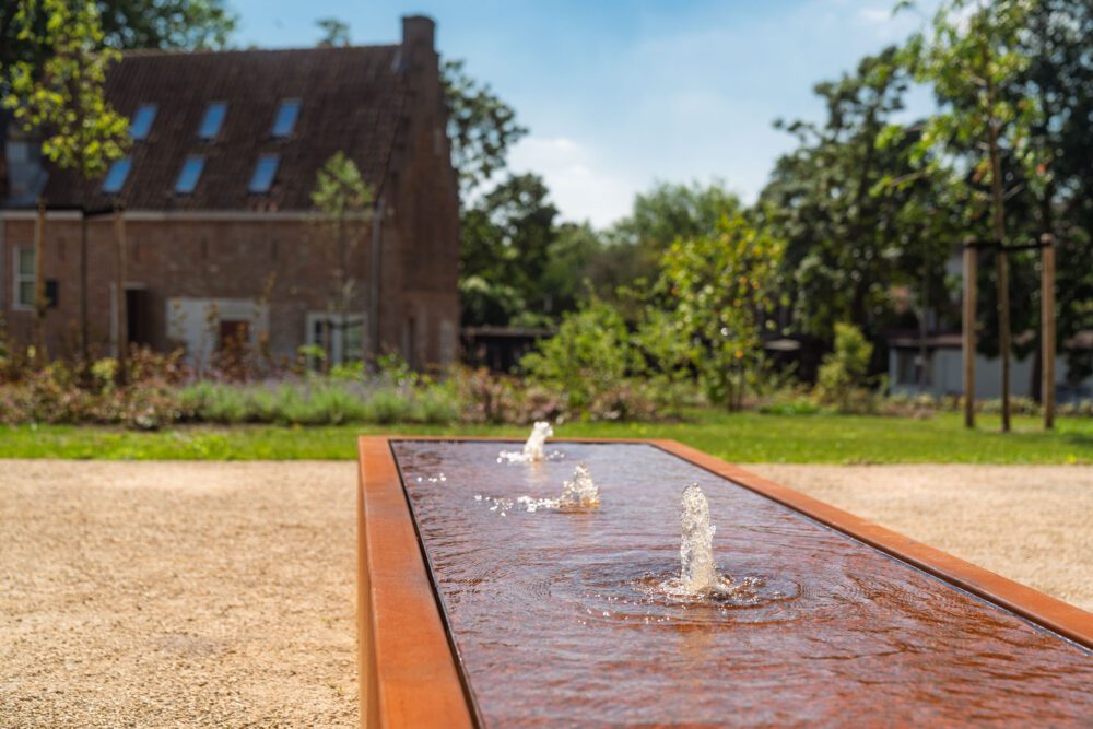 ADEZZ Corten Water Table